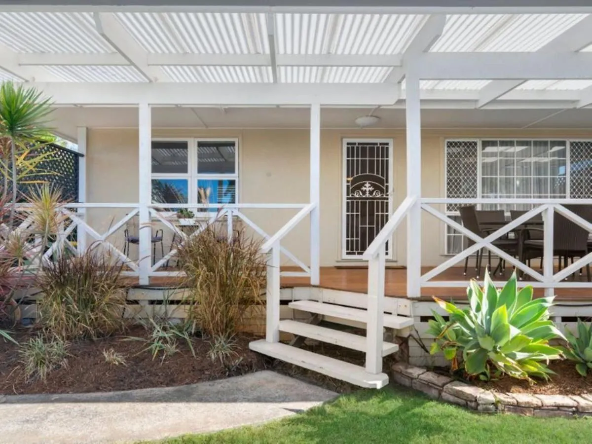 Holiday home Bilinga Beach Break Villa